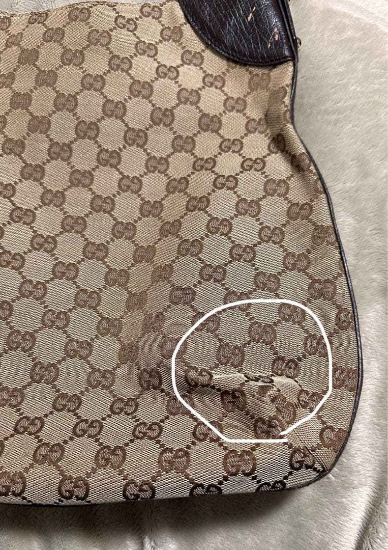 GUCCI GGキャンバス レザーバッグ