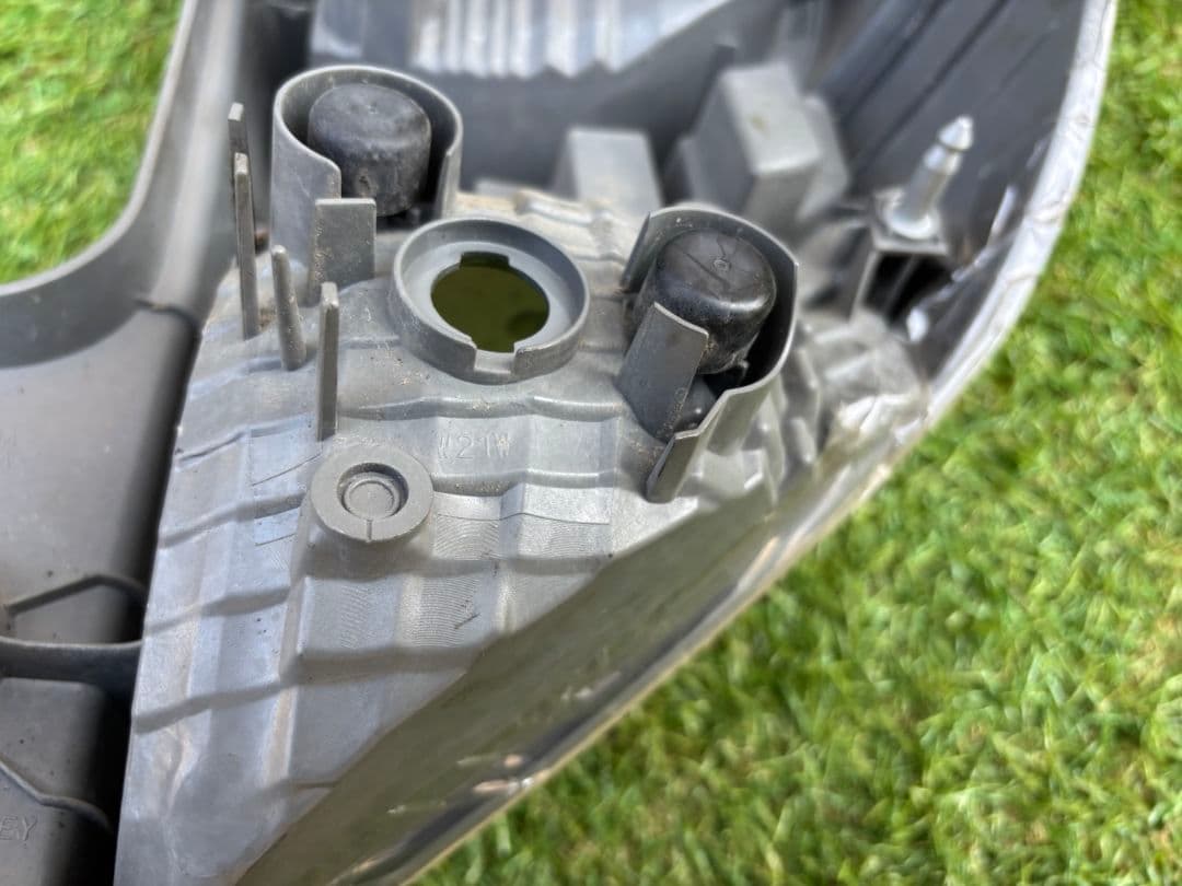 TOYOTA アクア NHP10 前期 左テールランプ