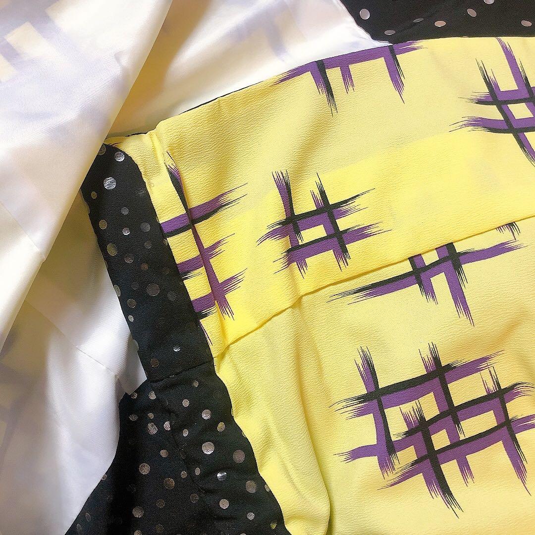 日本舞踊り　日舞　ポリエステル　裾引き着物　お引きづり　黄色紫　井桁模様　派手