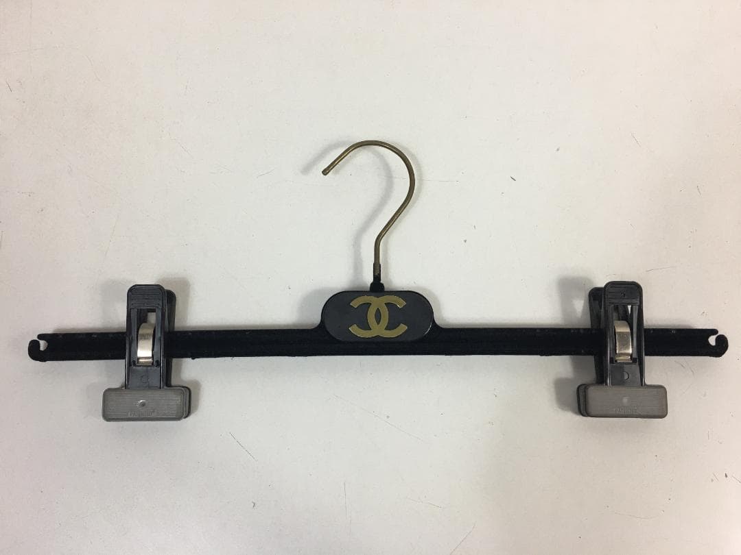☆CHANEL ハンガー 7本セット 黒 ベロア生地 CCロゴ シャネル