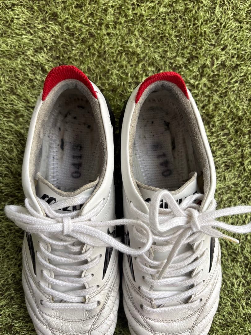 モレリアネオ4 JAPAN スーパーホワイトパール×ブラック　22cm