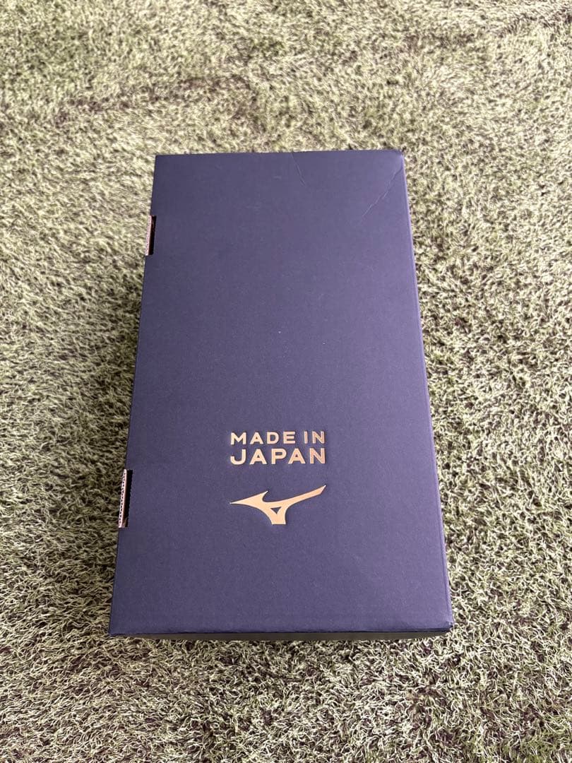 モレリアネオ4 JAPAN スーパーホワイトパール×ブラック　22cm