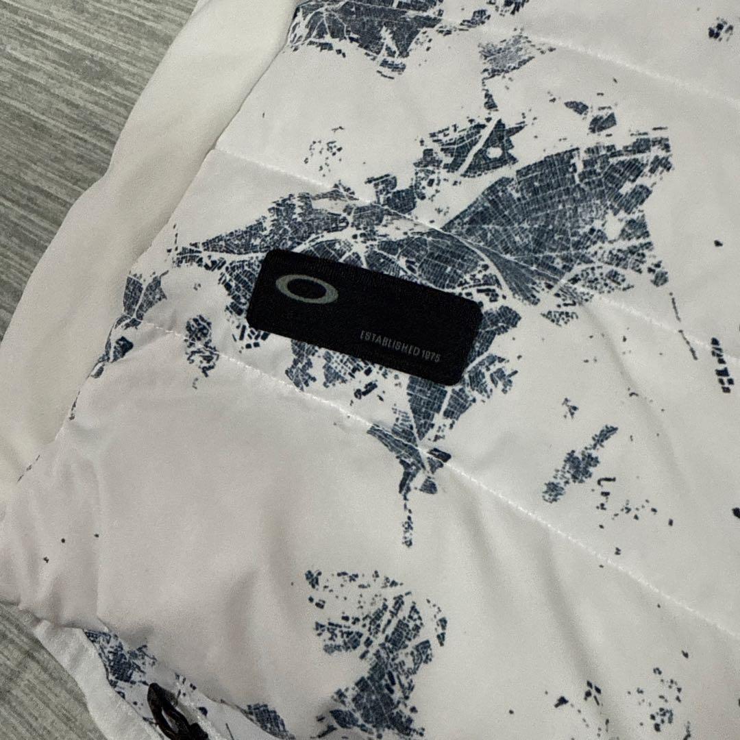 新品　OAKLEY Skull トランスフォーム　ダウンベスト　M