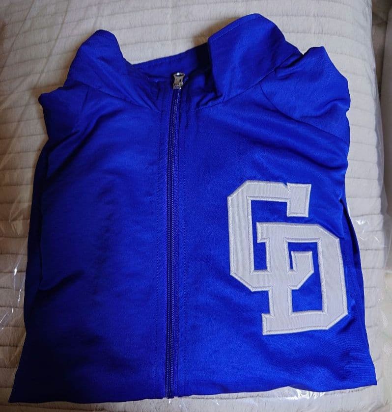 中日ドラゴンズ・ミズノ社製レプリカウインドブレーカー✩