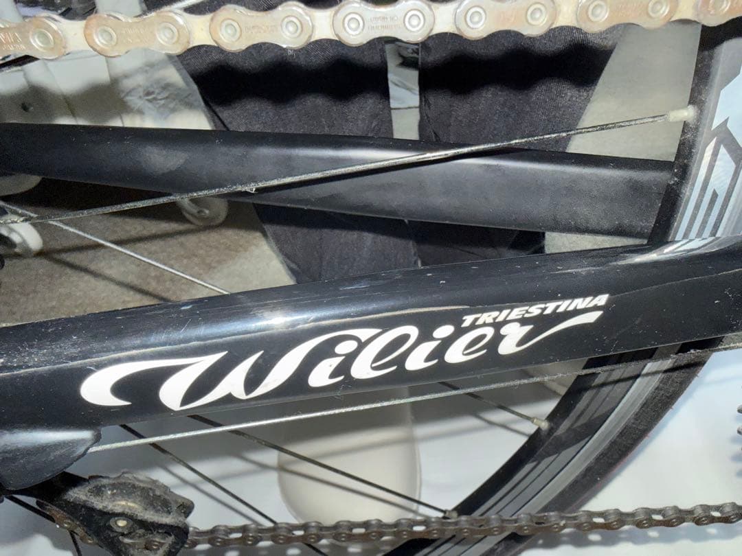 ウィリエール　Wilier フルカーボン　ロードバイク　105 完成車