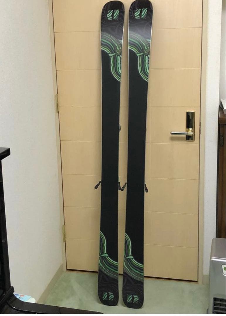 スキー ARMADA E DOLLO 172cm