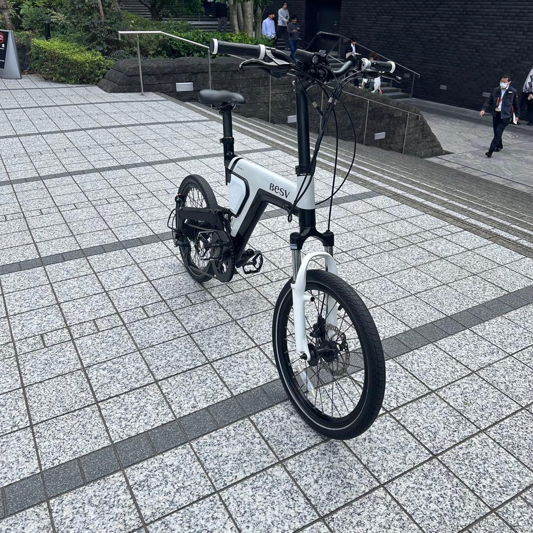 ゴン　ベスビー BESV PSA1 電動アシスト自転車 20インチ 白黒