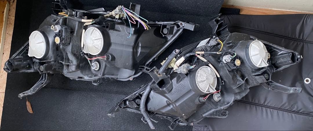 日産 セレナ C26 前期 HIDヘッドライト 左右セット コーティング済