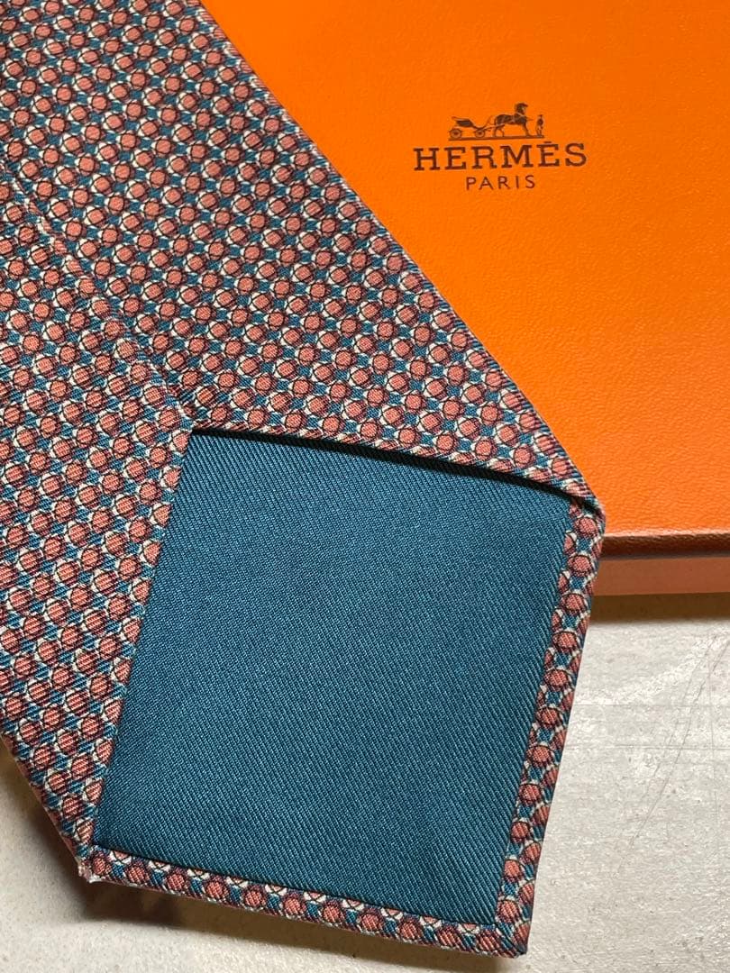 【極美品】HERMES 赤と青系のネクタイ　シルク100%　成人式向け