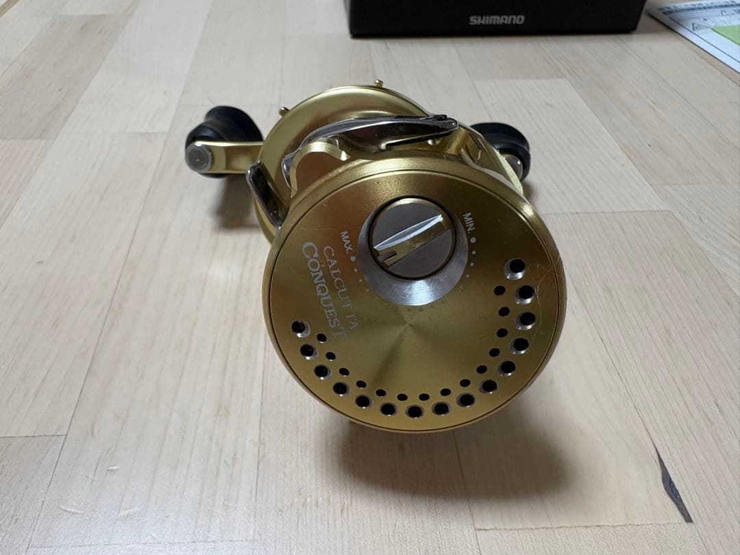 CALCUTTA CONQUEST 300 ベイトリール