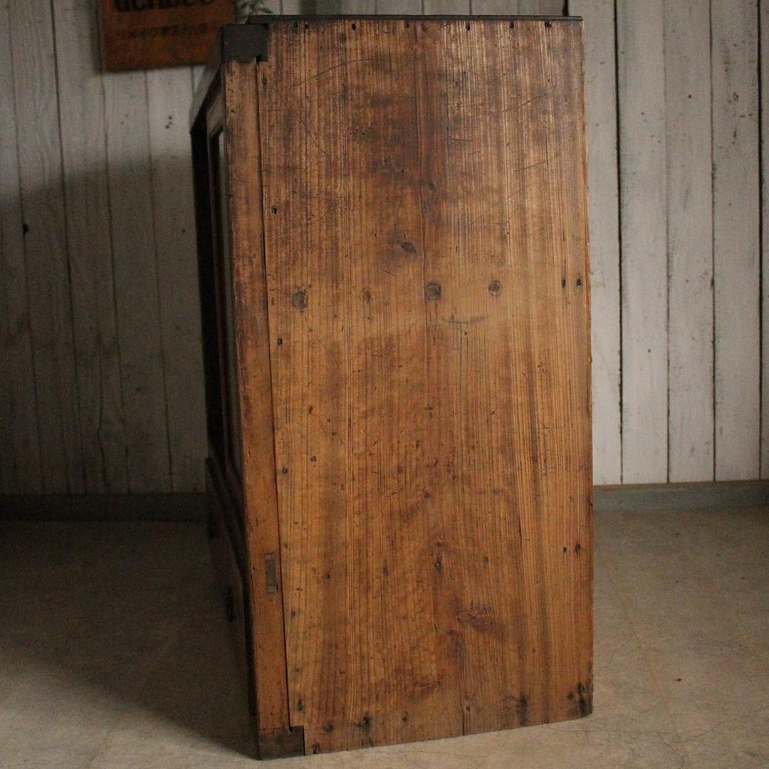 古く味のあるガラス戸棚　木製引き出し　食器棚　水屋　カウンター　古家具