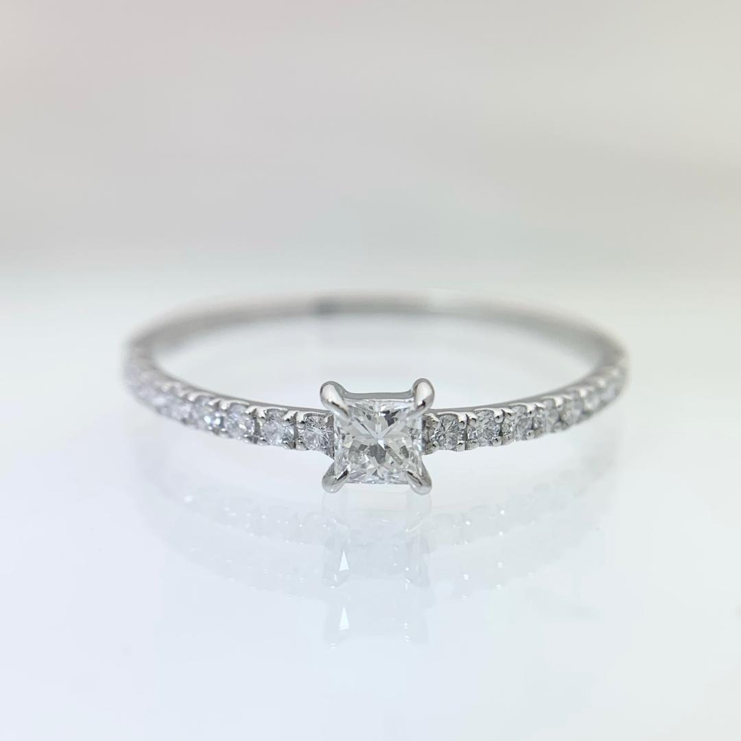 新品 ダイヤモンド リング 0.12ct/0.11ct Pt950