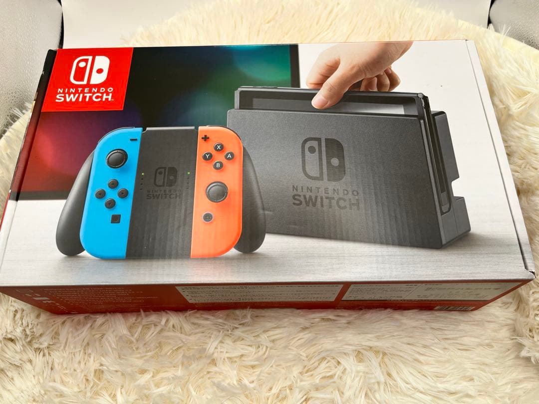 と*。様 Nintendo Switch スイッチ 本体 青/赤
