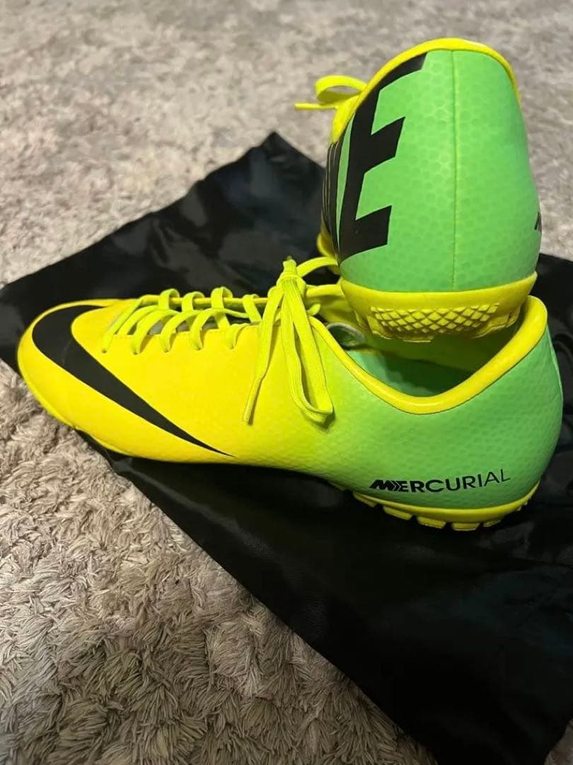 Nike Mercurial サッカートレーニングシューズ