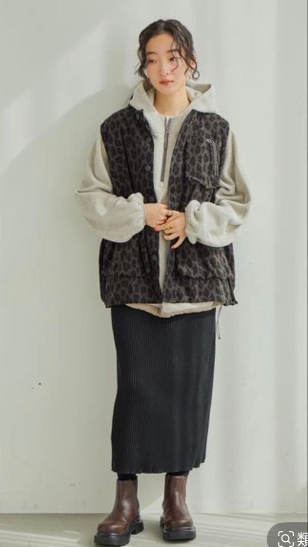 ボーイズシルエットポケベスト2　　チャコールレオパード　ニコアンド