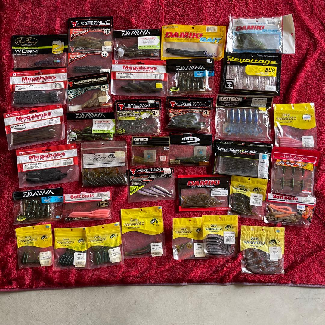 まとめ売り バス釣りルアー、ワーム、フック、シンカー、ケースなど小物大量セット