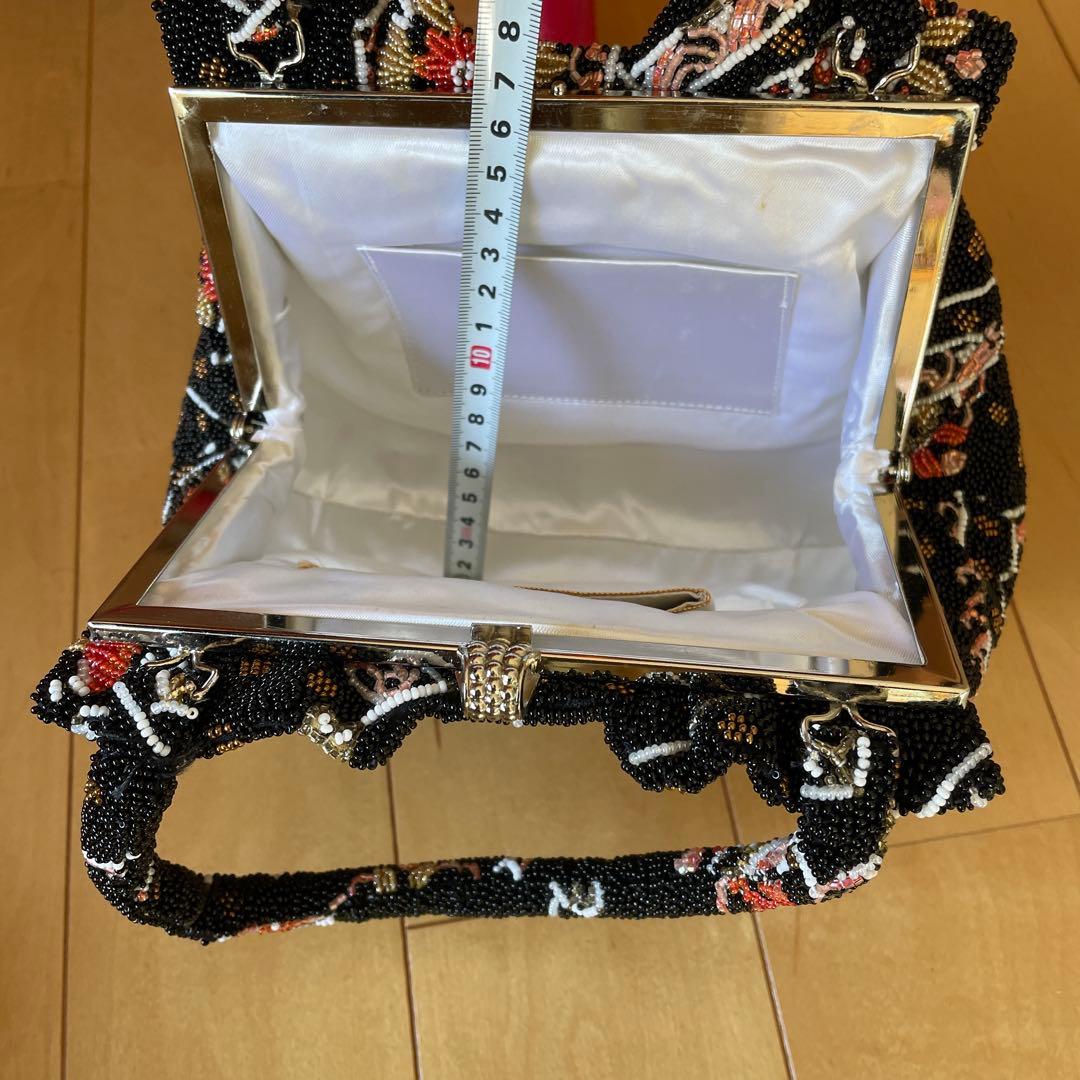 アンティーク　がま口　和装用ビーズバッグ 黒 花柄 花柄刺繍 ビーズハンドバッグ