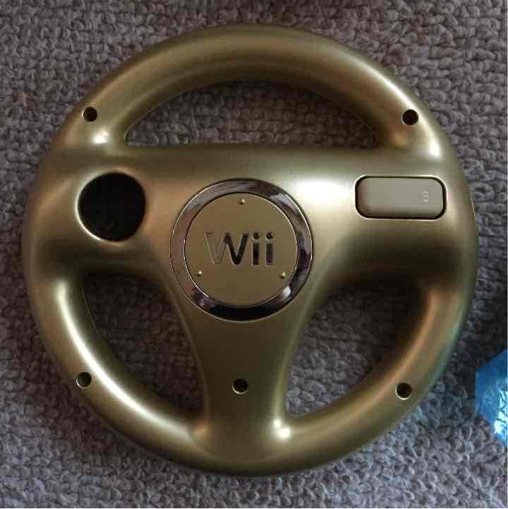 wiiハンドルとコントローラー