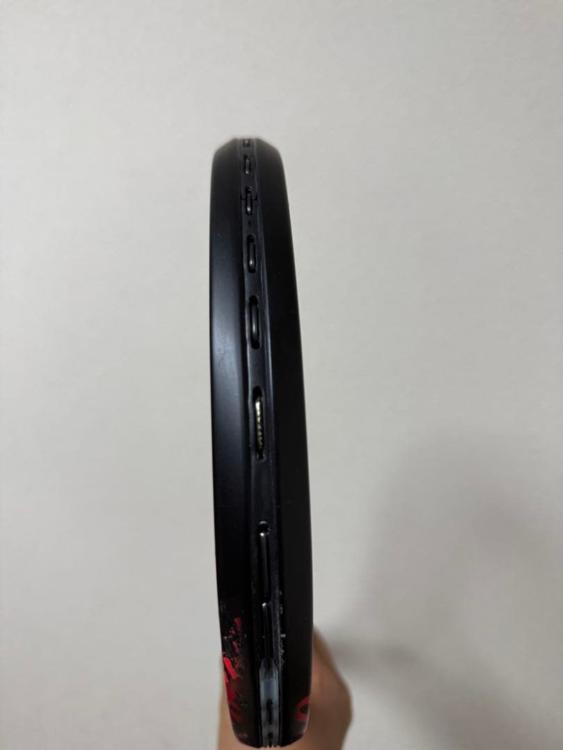 テニスラケット 黒/赤 薄型フレーム　ジオブレイク80s