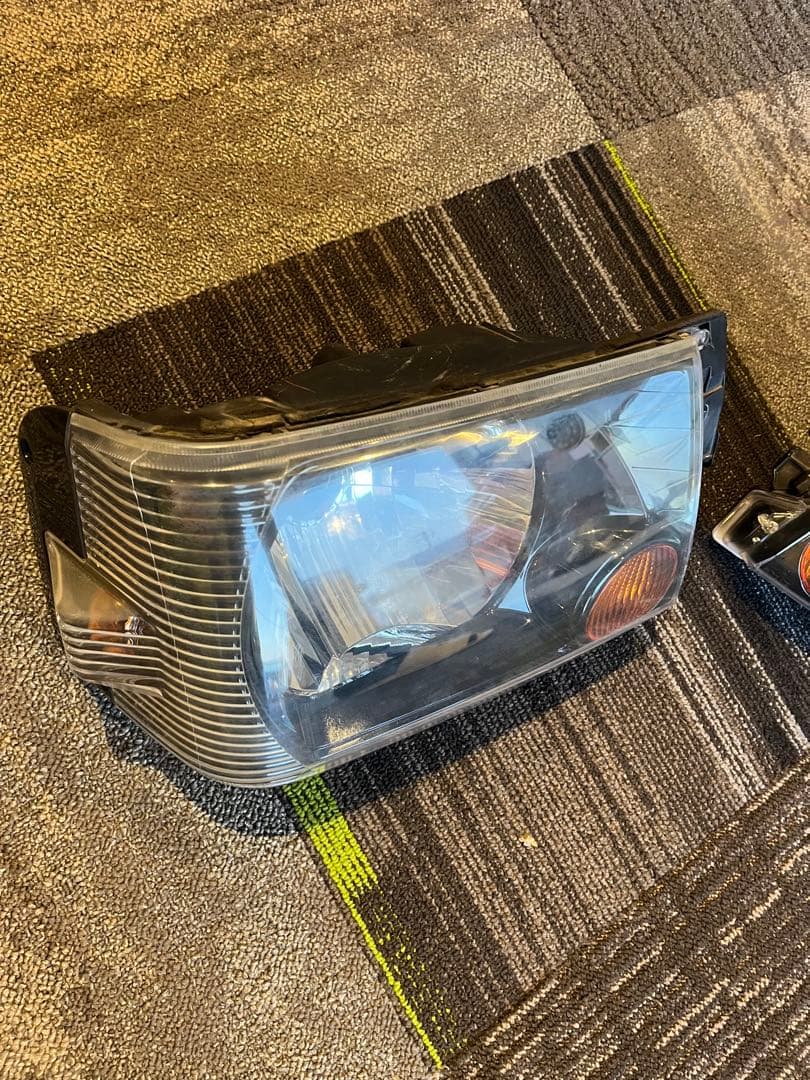 ◯三菱　ミニキャブ　U61 U62 ヘッドライト車検用など◯