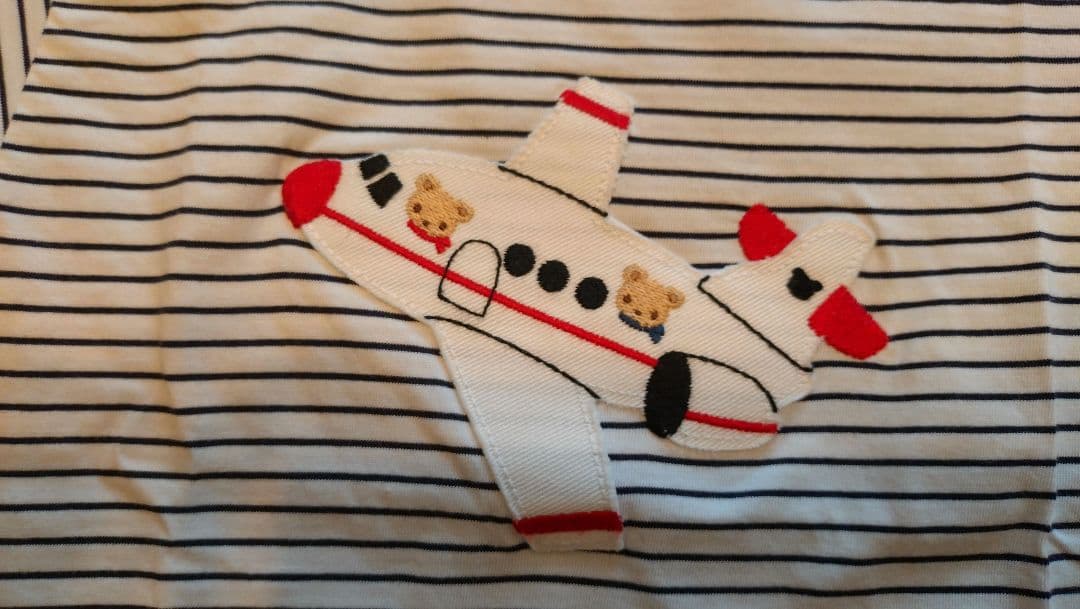 ぴー【美品】familiar〇●ファミリア飛行機Tシャツ90cm