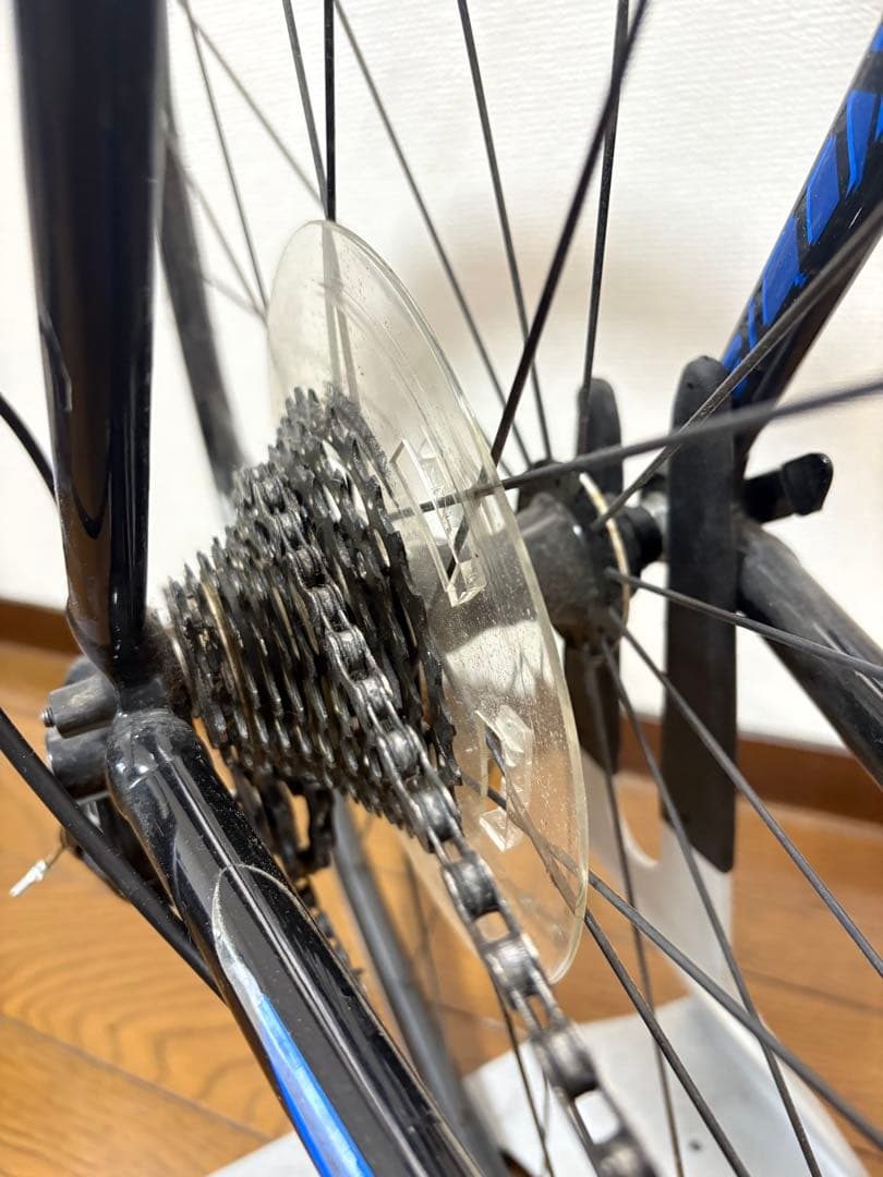 アルミフレーム ロードバイク 黒と青