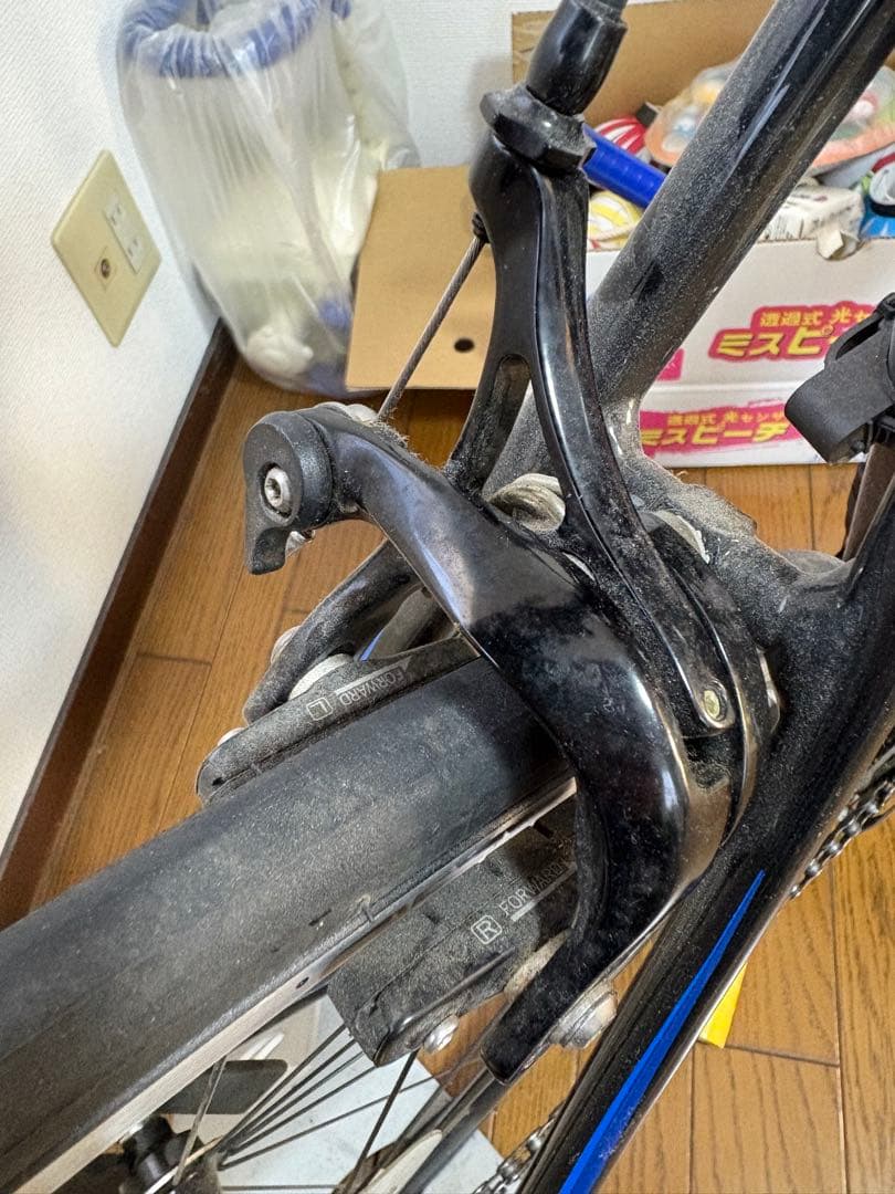 アルミフレーム ロードバイク 黒と青