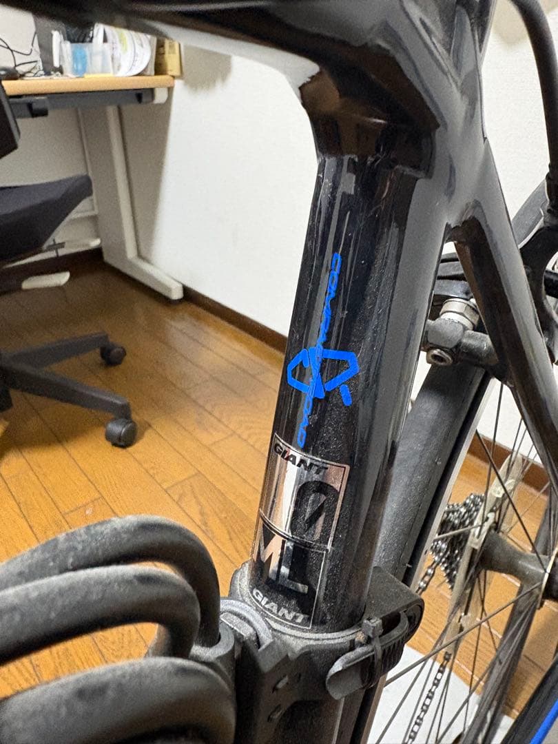 アルミフレーム ロードバイク 黒と青