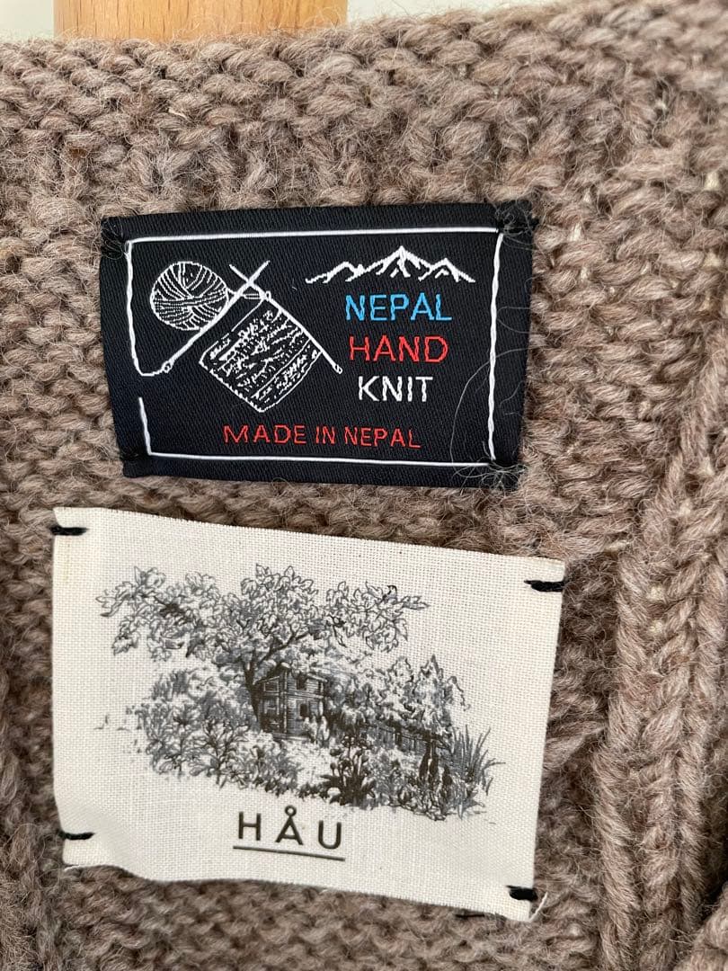 HÄU ハウ　ケーブル編み ニットベスト クラスカ