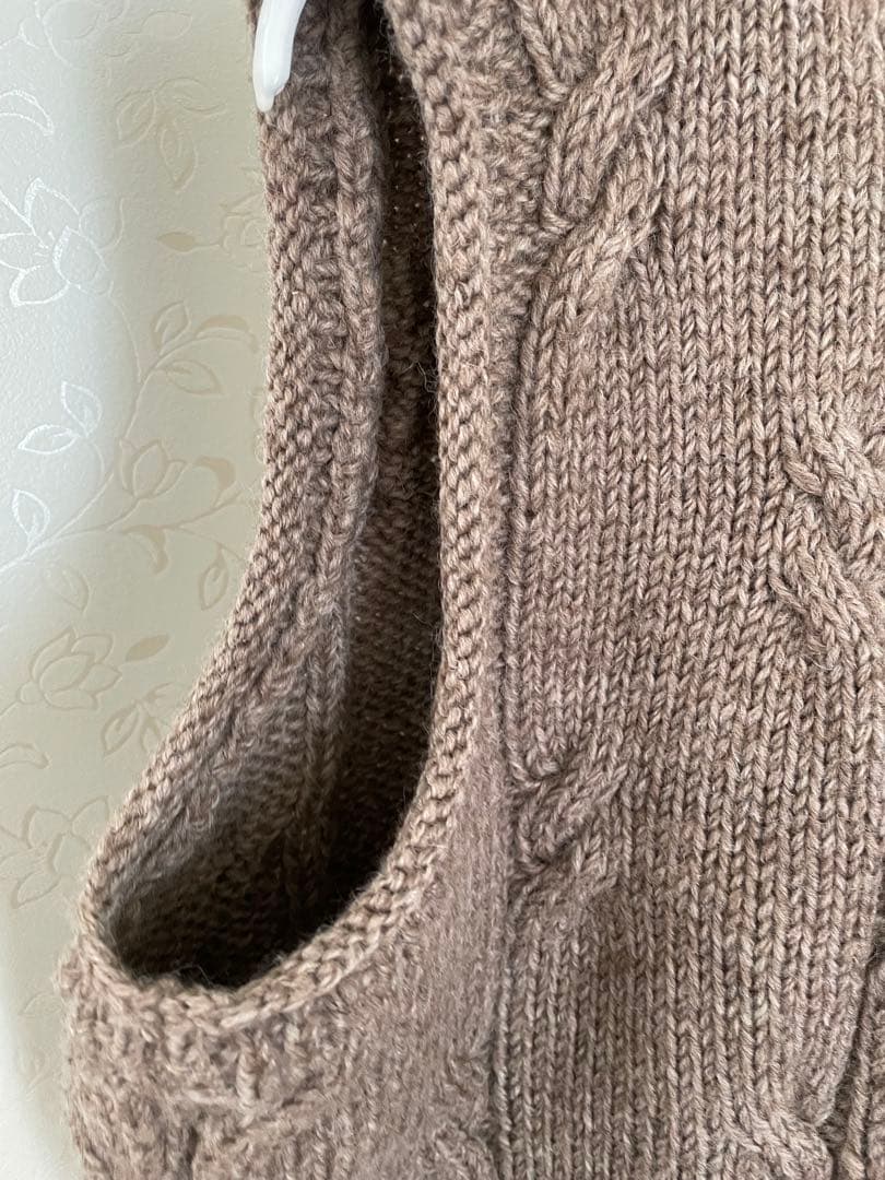 HÄU ハウ　ケーブル編み ニットベスト クラスカ