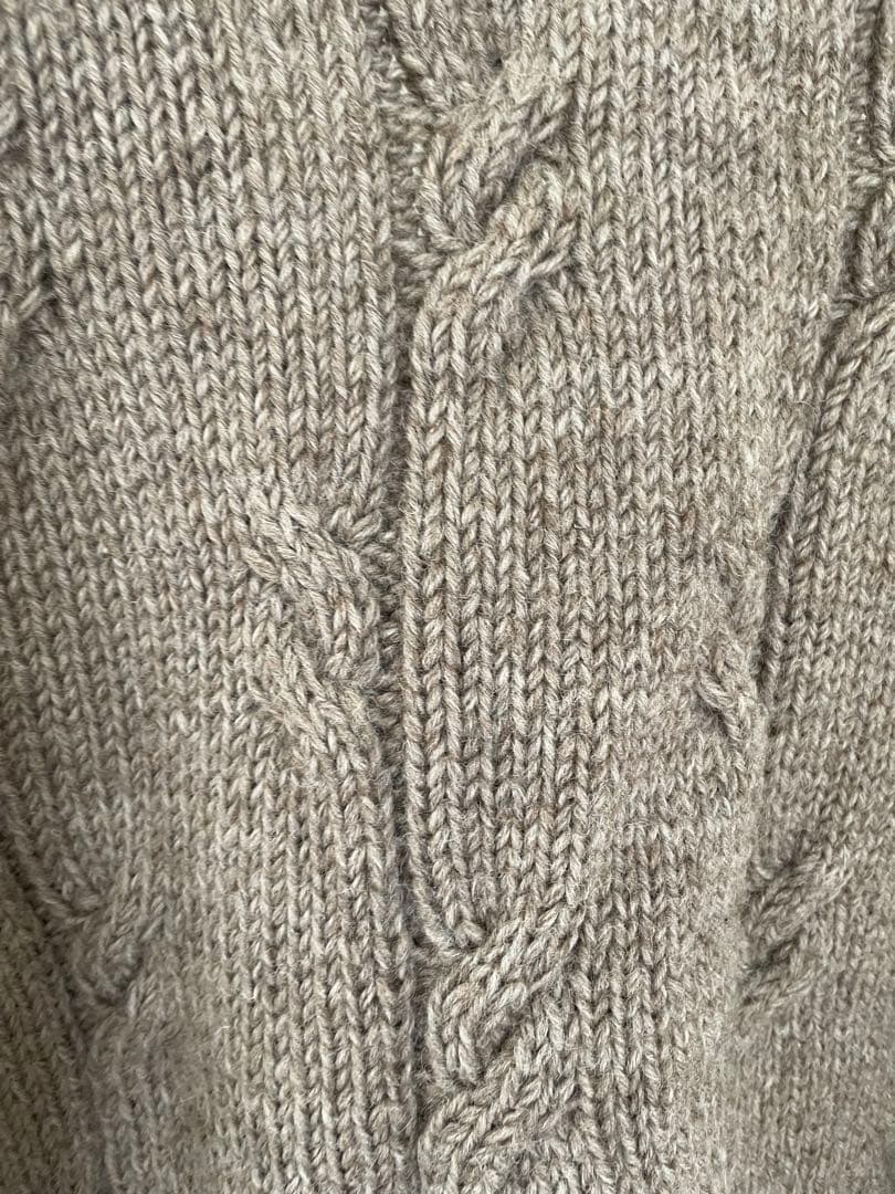HÄU ハウ　ケーブル編み ニットベスト クラスカ