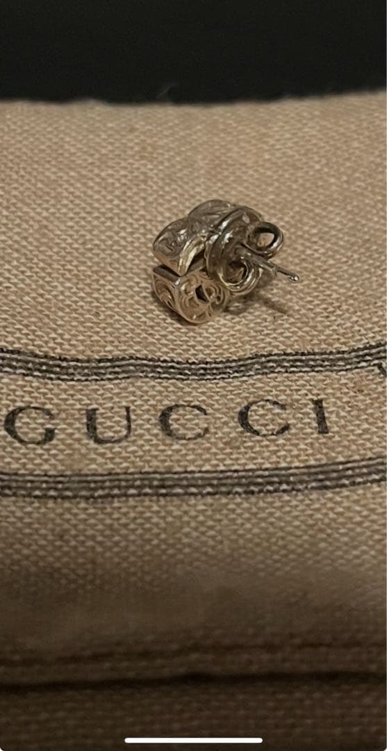 GUCCI アラベスクインターロッキングgg片耳ピアス　袋付き