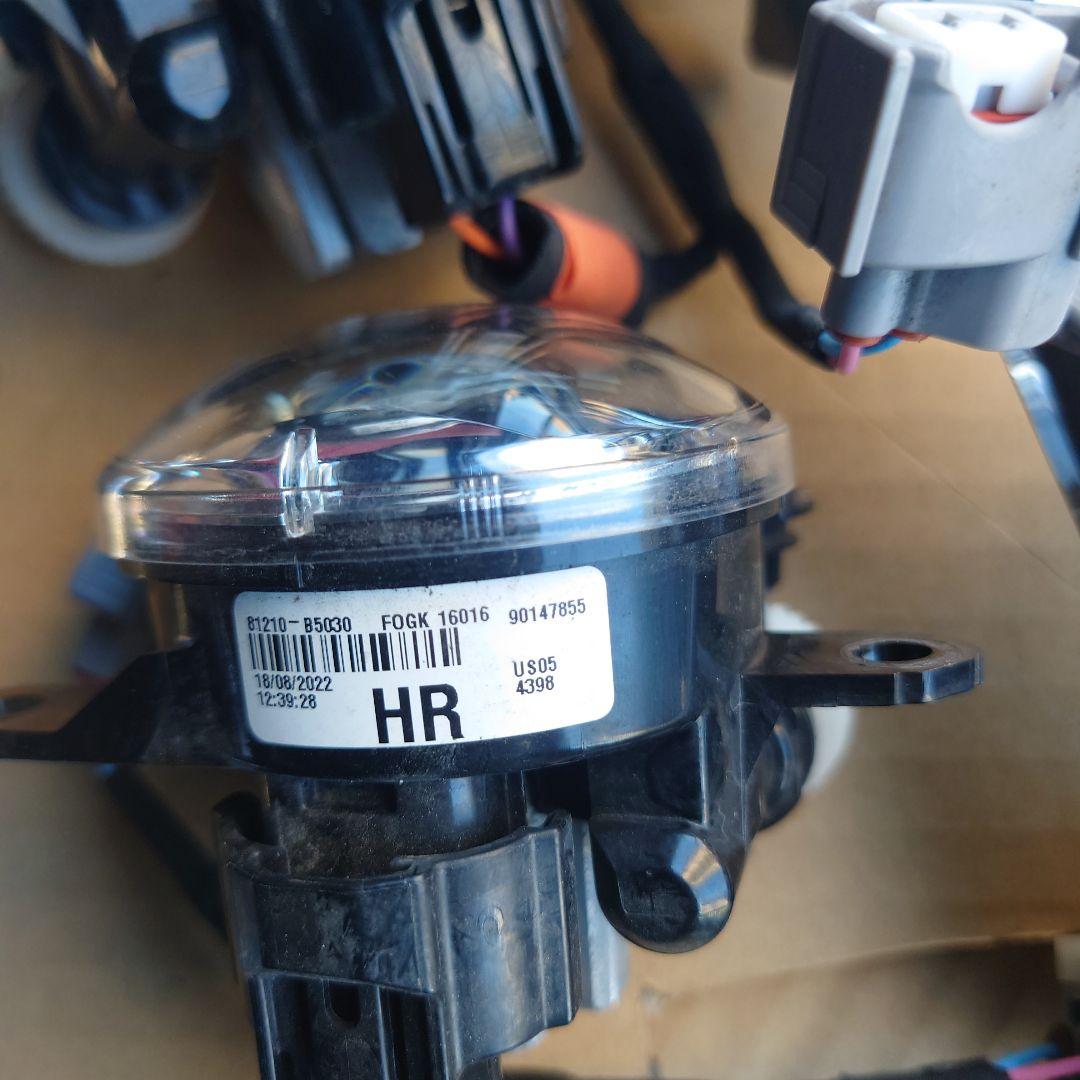 タントカスタム　フォグランプカバー/フォグランプ/LED/センサー一式