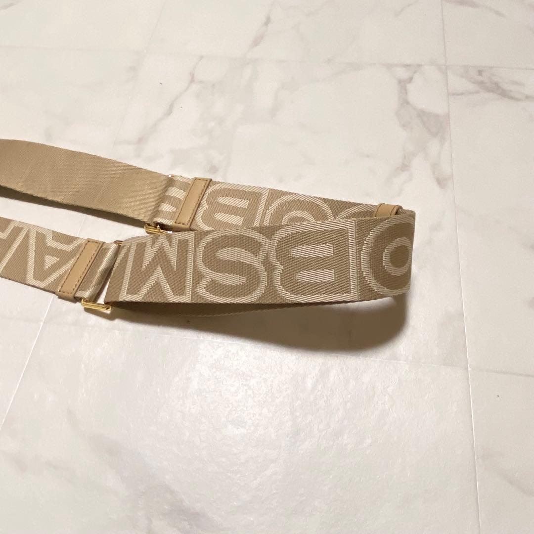 美品マークジェイコブ　MARC JACOBS ザ アウトライン ロゴ ストラップ