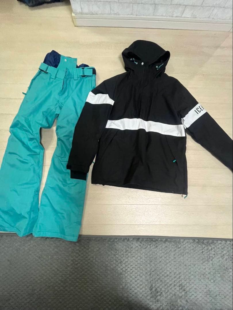 スノーボードウェア2セット・ボードセット