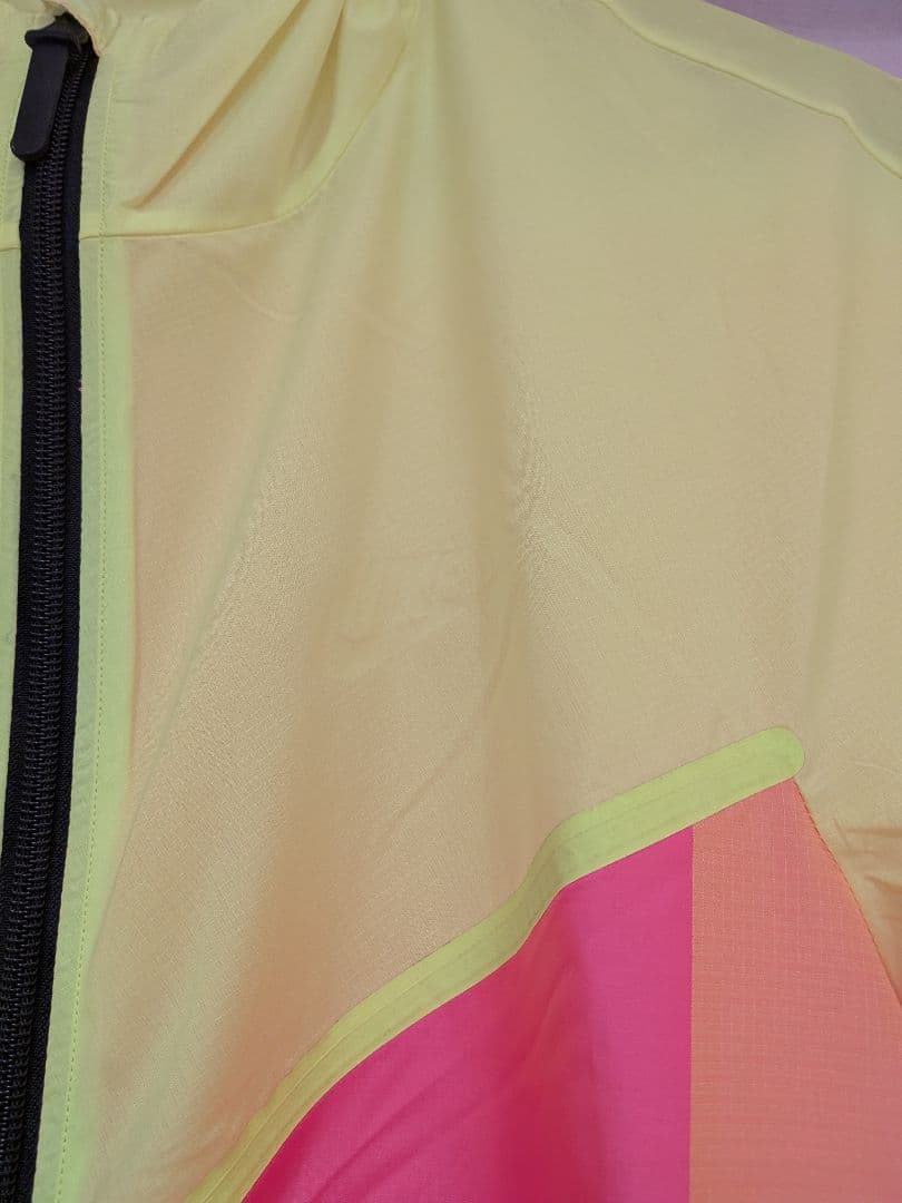 ☆美品☆NIKE ウインドランナー S 定価3万8500円 826834-639