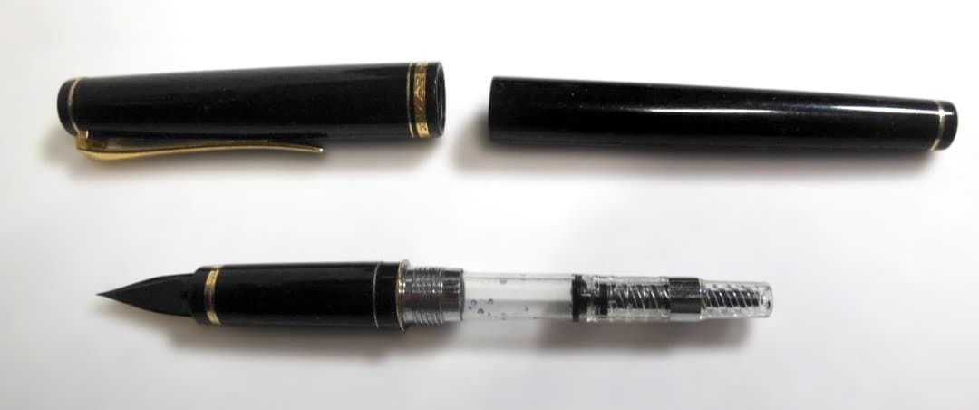 PILOT　Elabo　14K　585　S・Ｆ　 万年筆 　黒