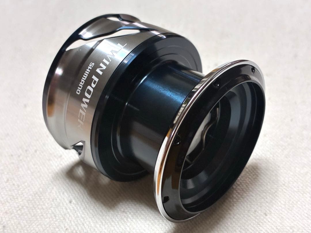 や*り様 【未使用品】シマノ リール 21ツインパワーSW 4000XG【純正ス