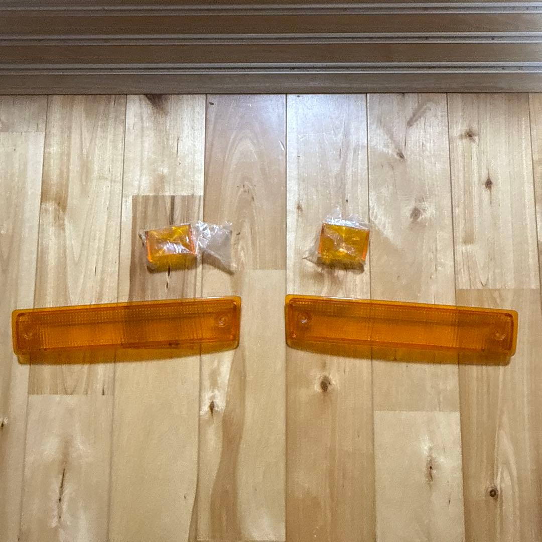 130系クラウン　フロントバンパーウインカーレンズ　純正品