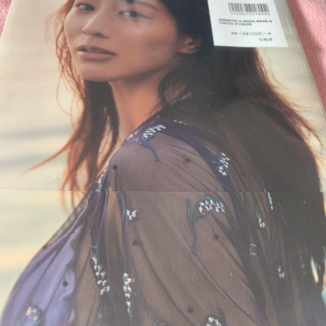 ♡ご本人直筆サイン入りポストカード♡&♡田中みな実さん写真集♡