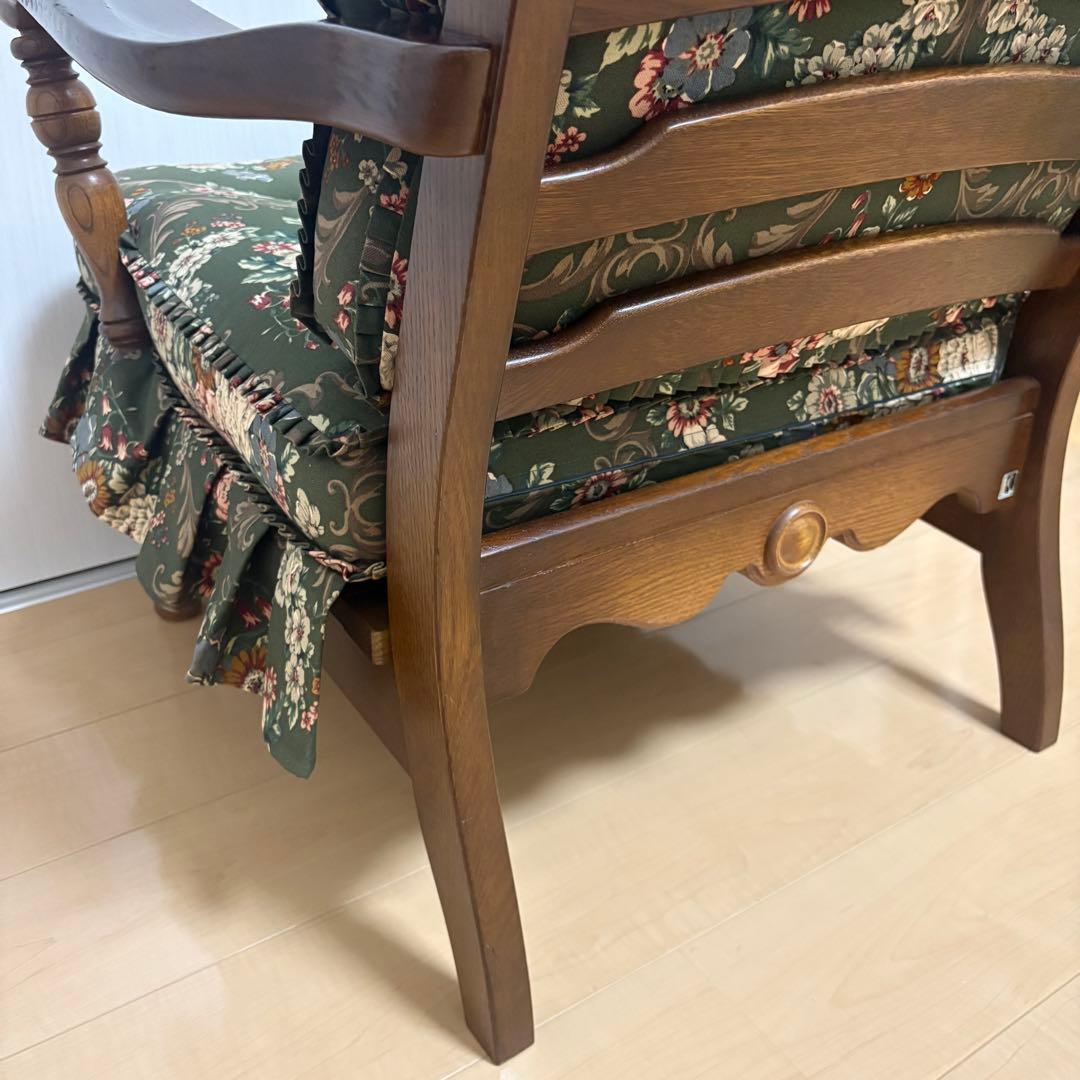 【美品】飛騨産業 キツツキマーク アームチェア 花柄クッション