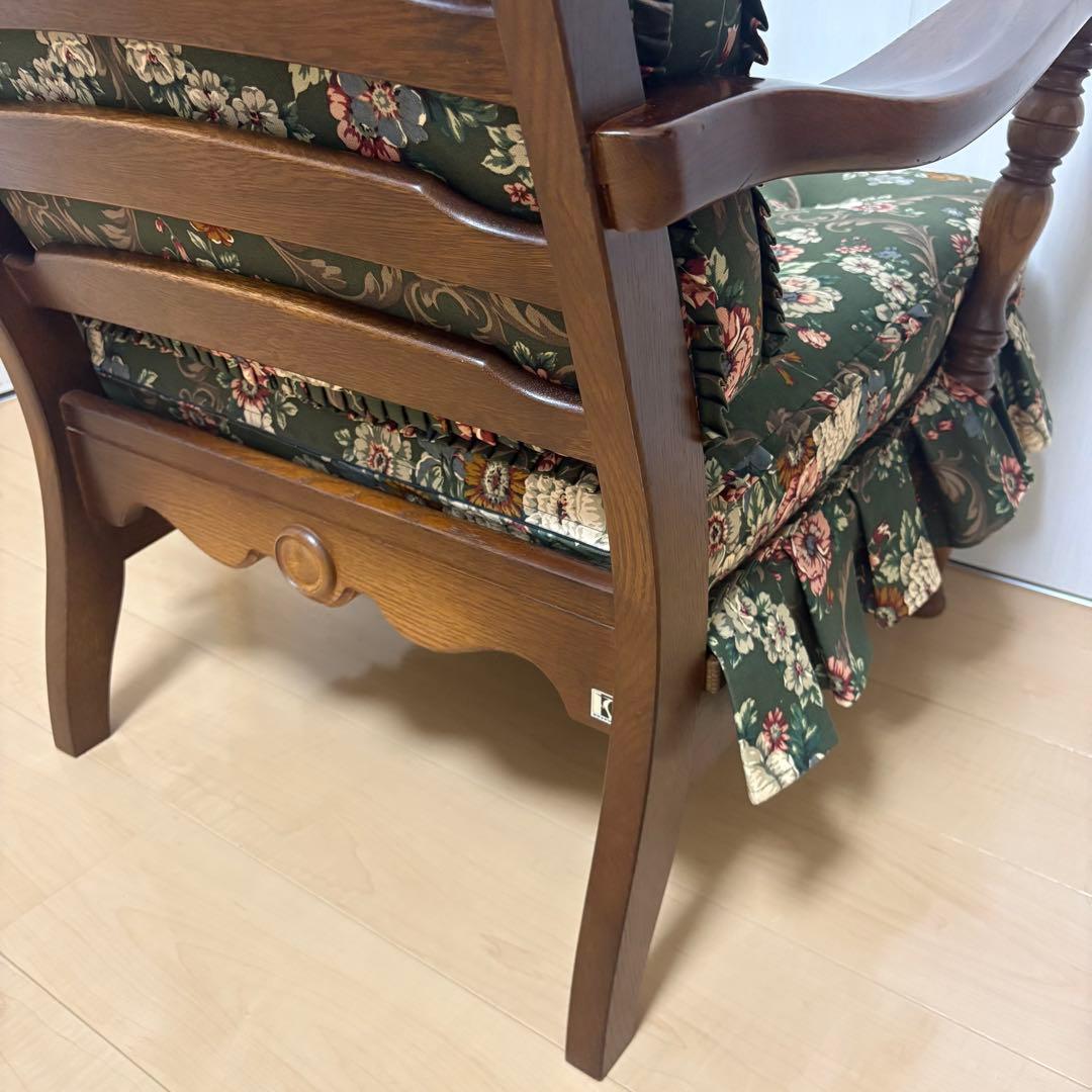 【美品】飛騨産業 キツツキマーク アームチェア 花柄クッション