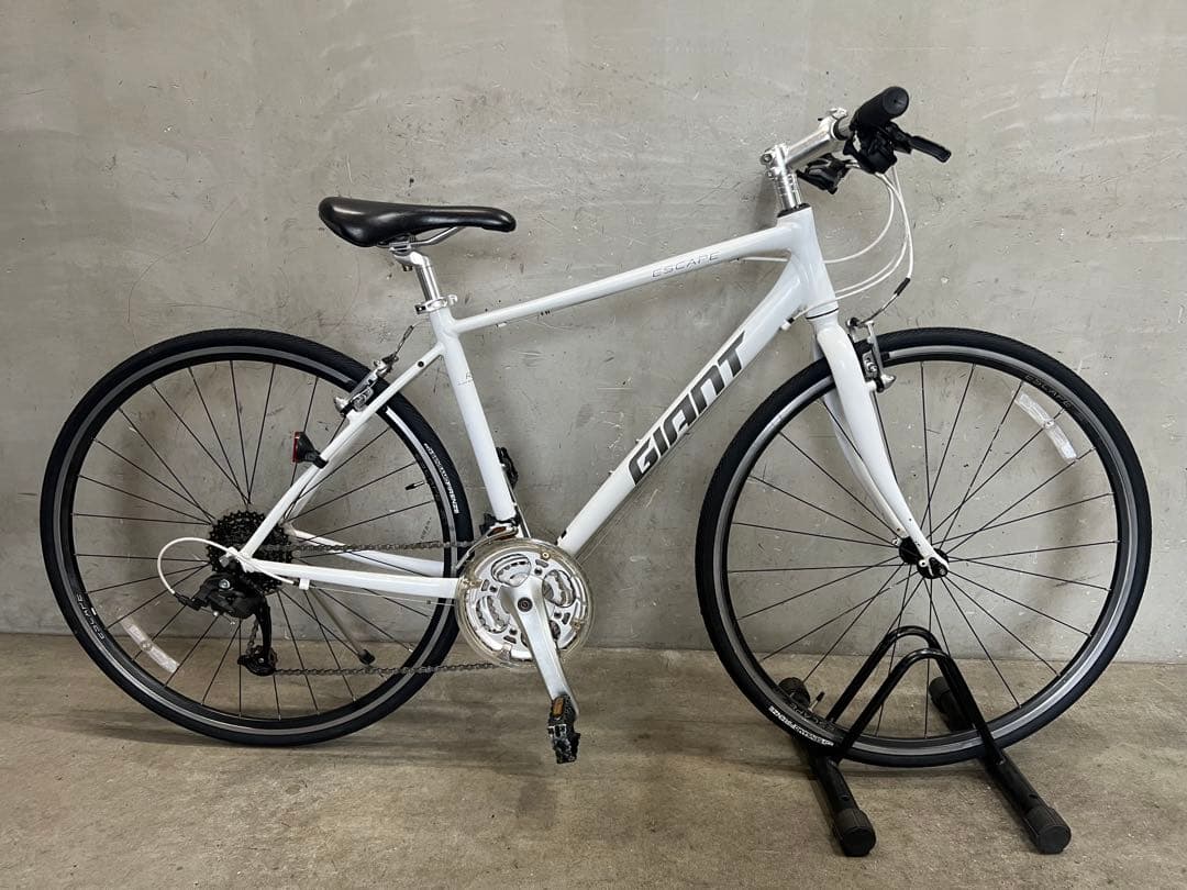 クロスバイク　 GIANT ESCAPE R3 MS ジャイアント　2023年式