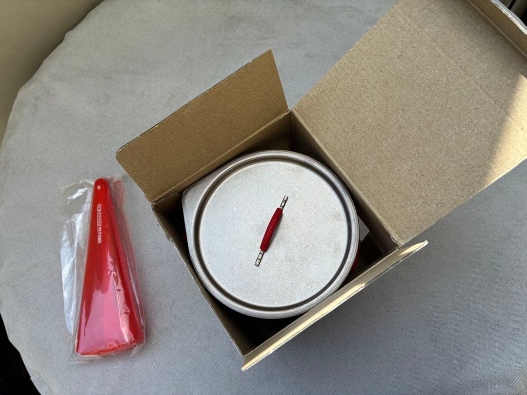 日清カップヌードル　チタンクッカーとオマケ付