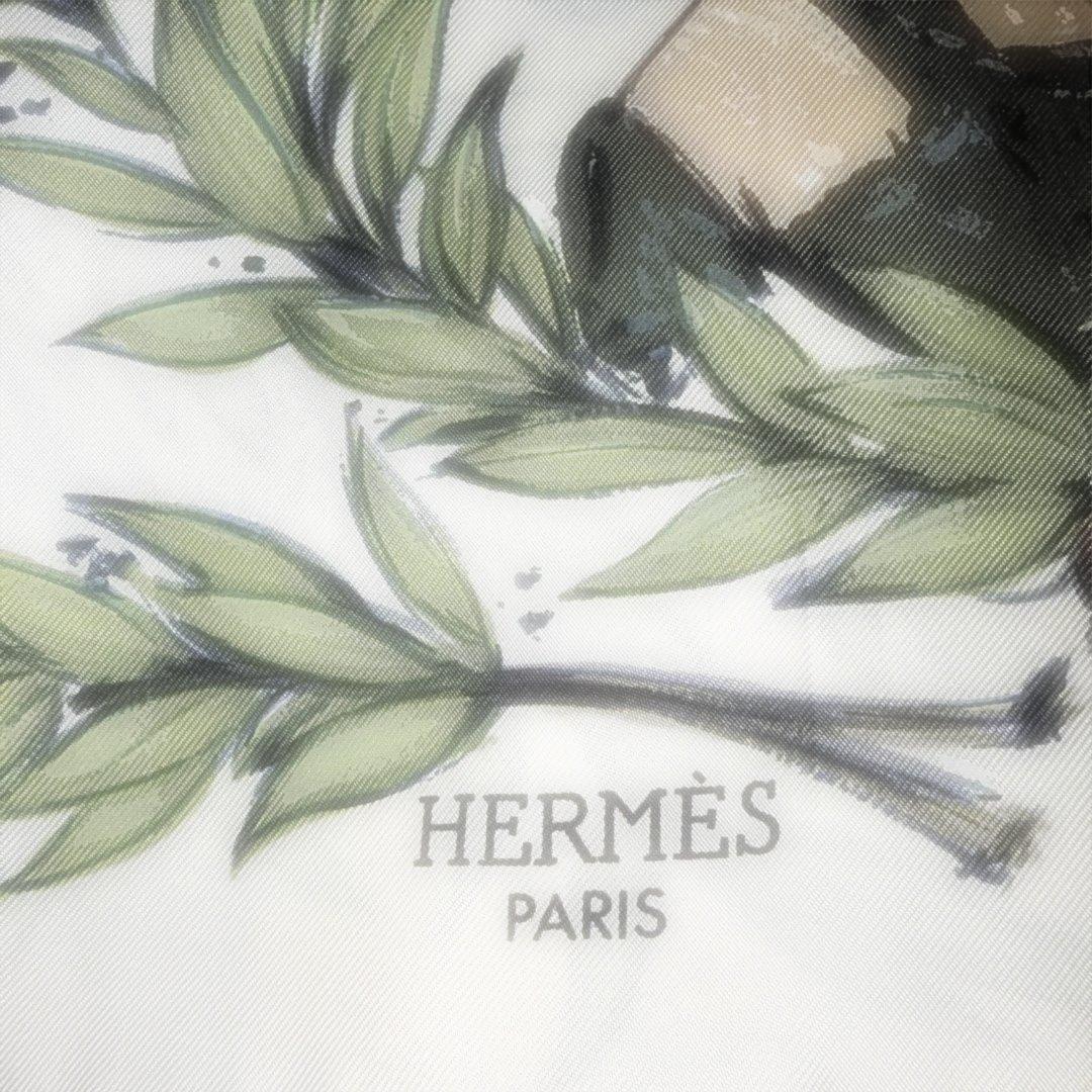 HERMÈS シルクスカーフ フランス製 　【美品】♡週末価格♡