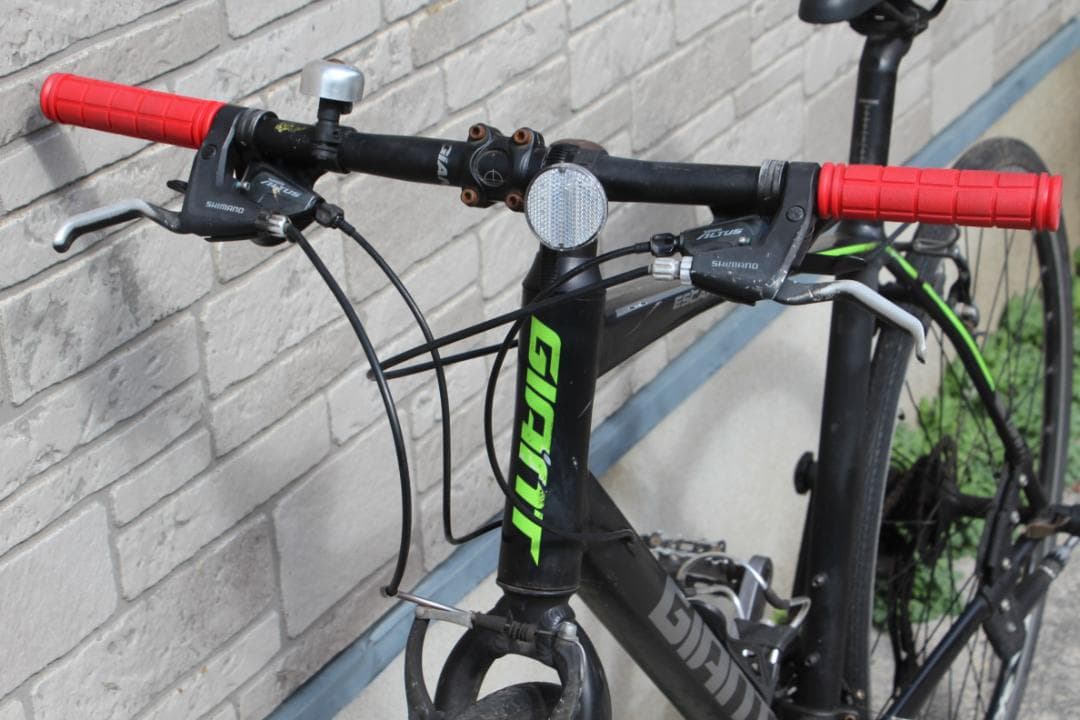 引き取り限定♪人気のGIANT♪エスケープRX♪軽量クロスバイク♪新生活にどうぞ