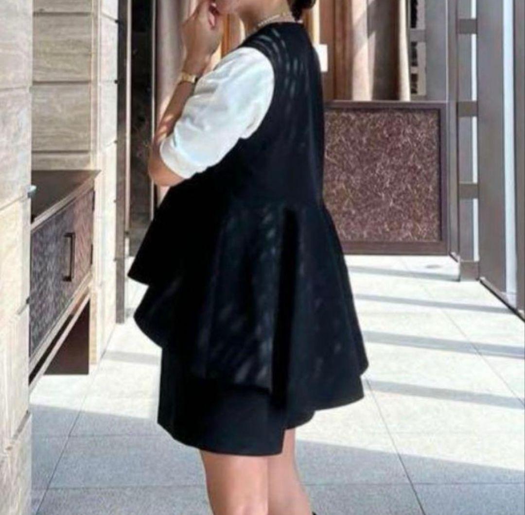 極美品✨️ロージーモンスター　ペプラム　マスキュリン　ジレ　ベスト　黒