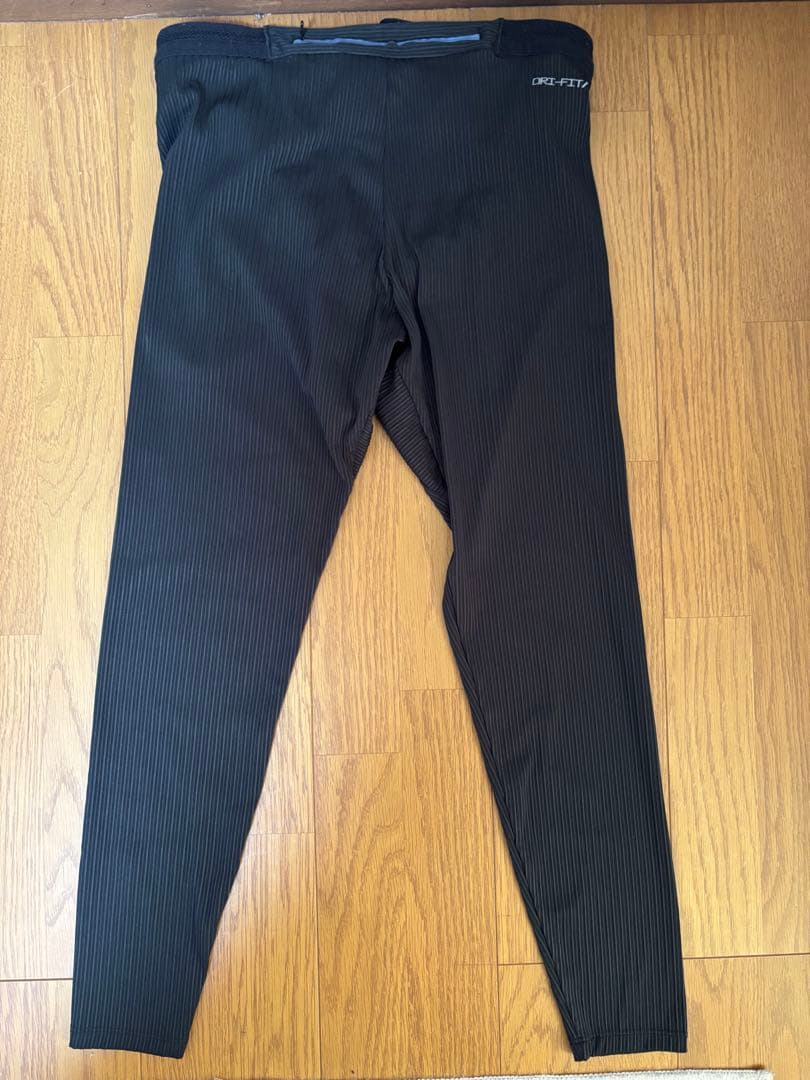 ナイキ　エアロスイフトタイツ　L