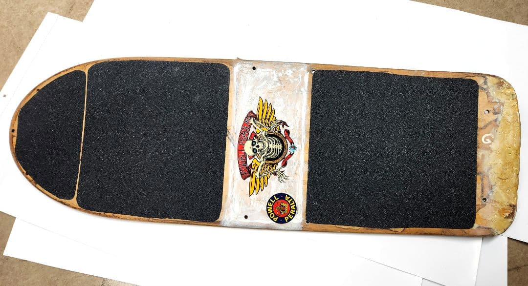 スカル、 スケートボードデッキ、インテリア に　ブランド不明