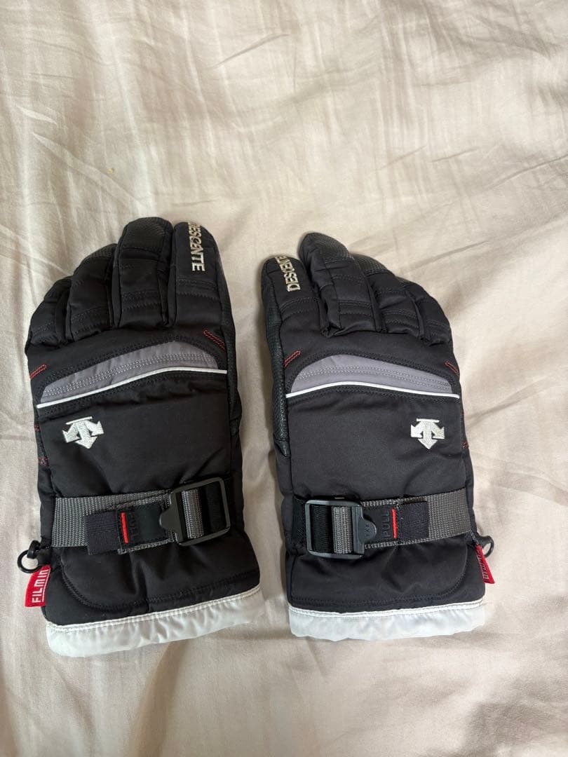 超お買い得！ご相談下さい！ゴールドウィン　スキーウェアメンズ　上下グローブ付！